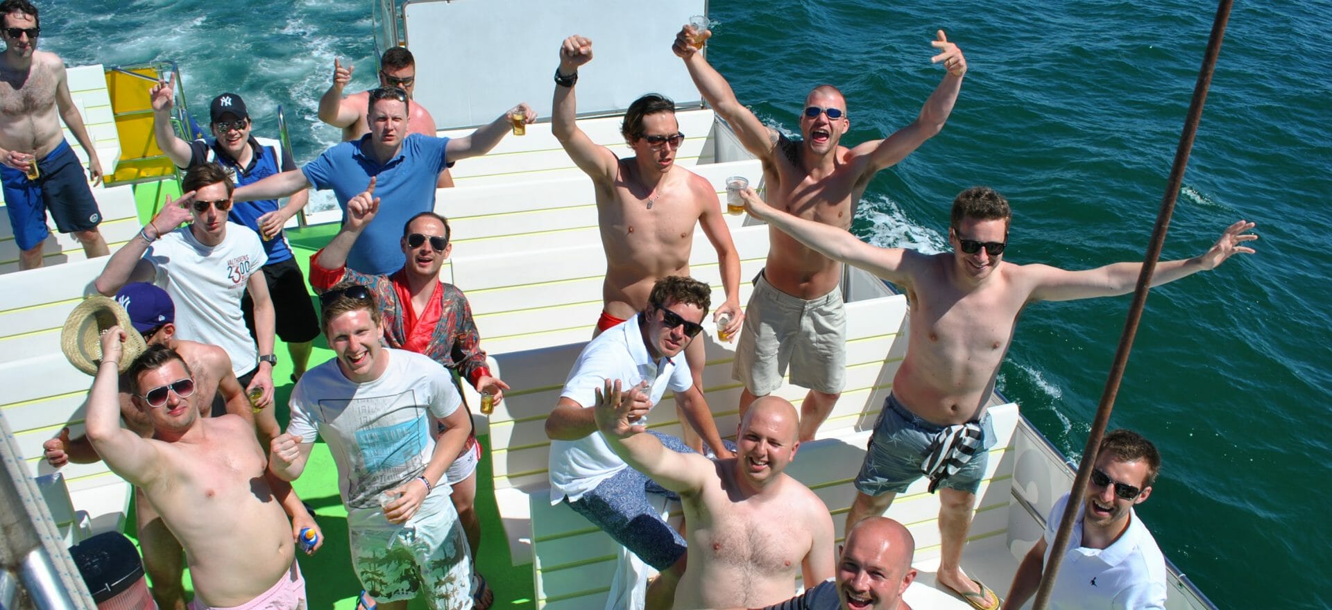 albufeira-stag-do-booze-cruise-1920x880