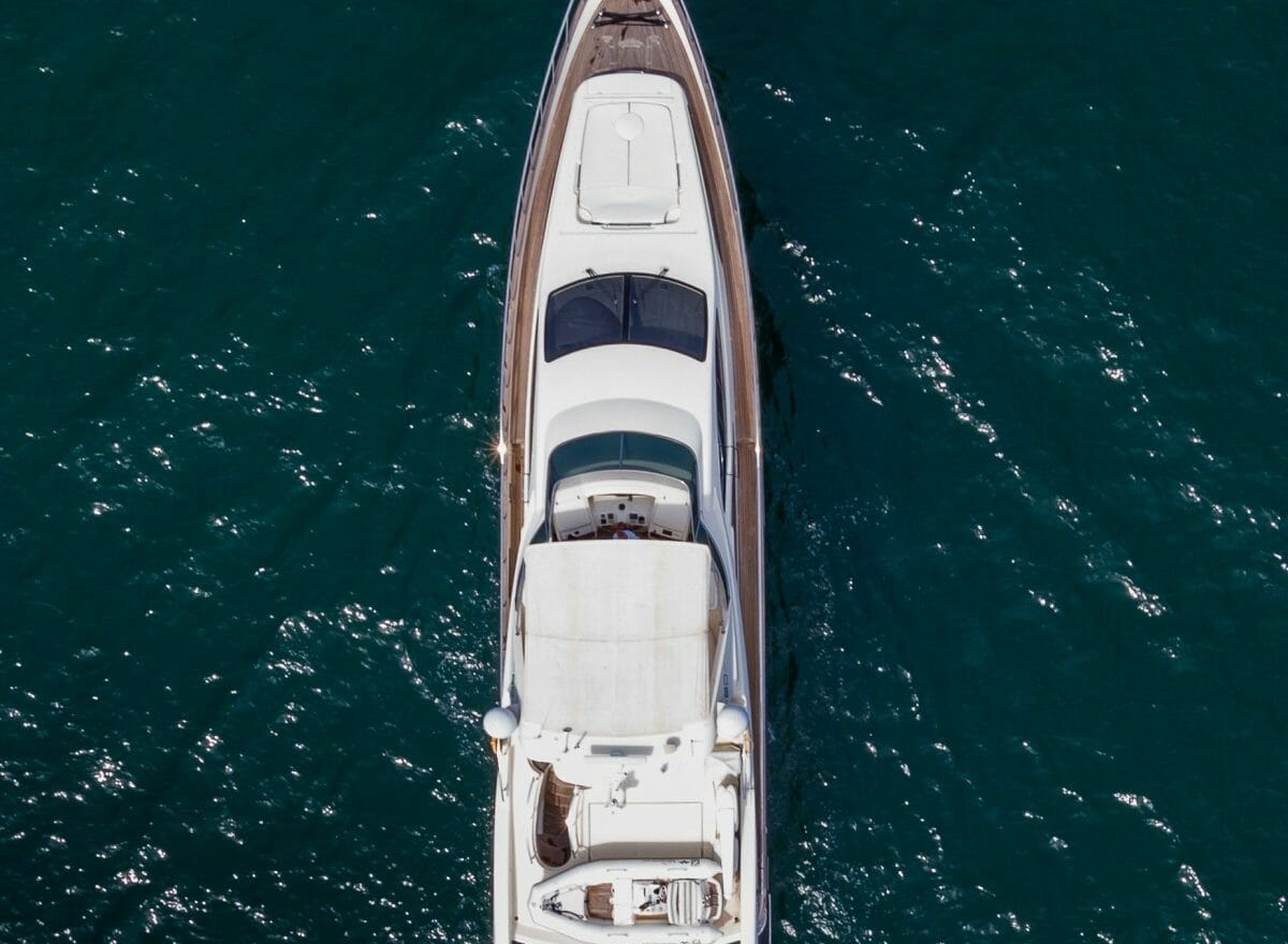 vilamoura-algarve-luxury-charter-Azimute-80-feet-1-1200x880